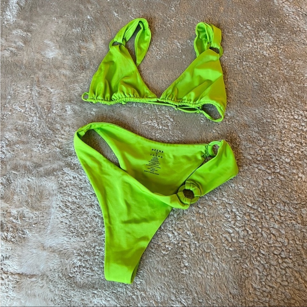 Neena (oh Polly) swim 💚